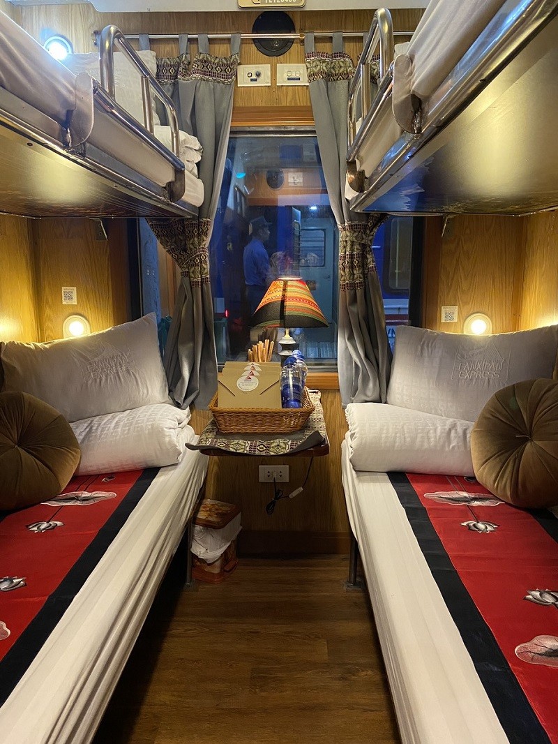 Fanxipan Express Train