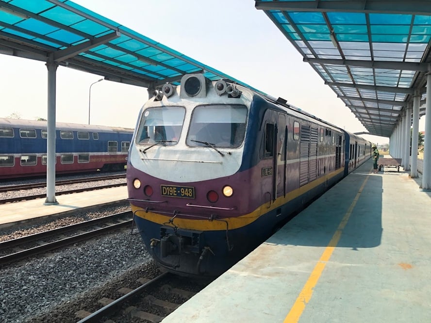 Many trains go to ninh Binh