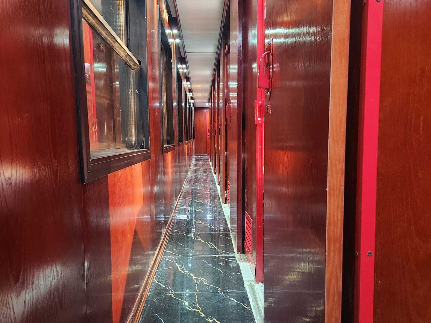 Vicsapa Train – Cabins, Schedule & Prices 8 vic sapa train form hanoi to sapa 4